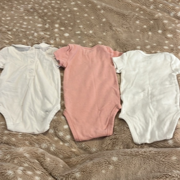 Carter’s / Oshkosh B’Gosh set of 3 bodysuits size 3 months - Picture 6 of 6